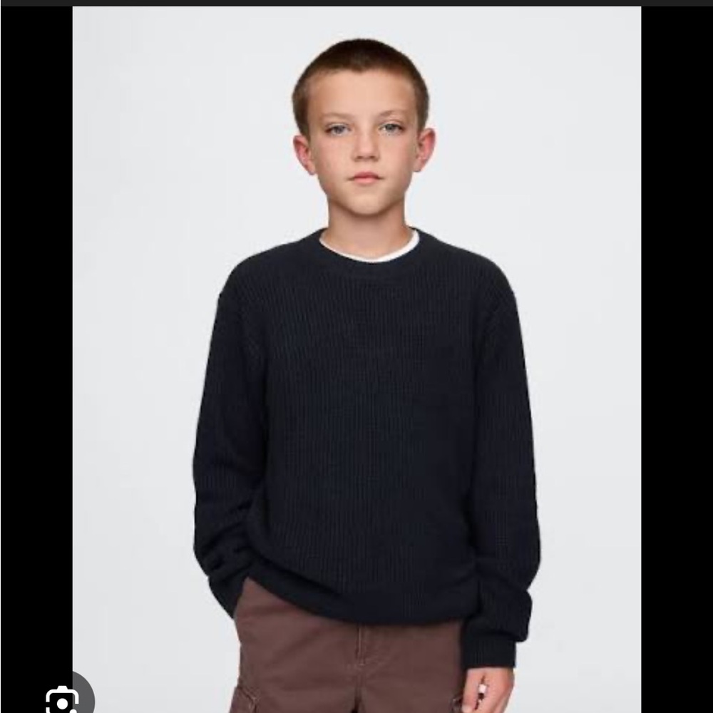 GAP CashSoft Black and Green Crewneck Sweaters Kids 2 Pack - Picture 2 of 5